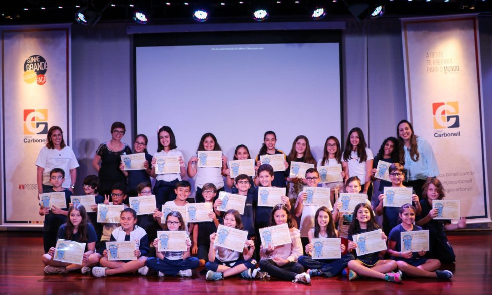 Inglês ampliado: estudantes de 5º e 9º anos do Ensino Fundamental recebem certificados do TOEFL Inglês ampliado: estudantes de 5º e 9º anos do Ensino Fundamental recebem certificados do TOEFL