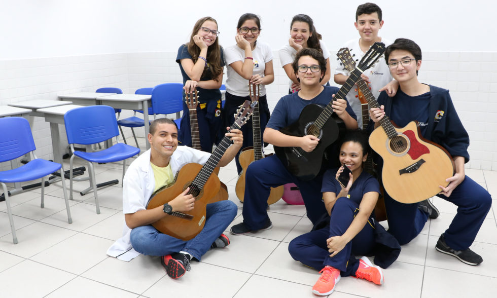 Clube do Violão: assista ao vídeo exclusivo de nossos jovens violonistas tocando U2 Clube do Violão: assista ao vídeo exclusivo de nossos jovens violonistas tocando U2