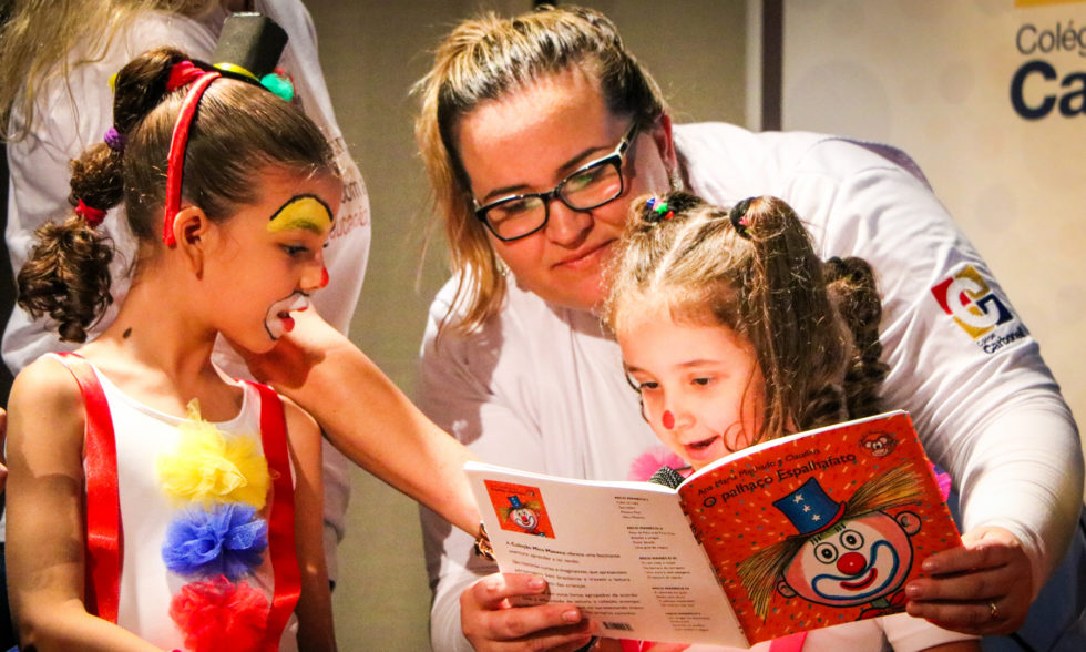 Em sua primeira edição, Festa do Primeiro Livro surpreende com apresentações e muita leitura Em sua primeira edição, Festa do Primeiro Livro surpreende com apresentações e muita leitura