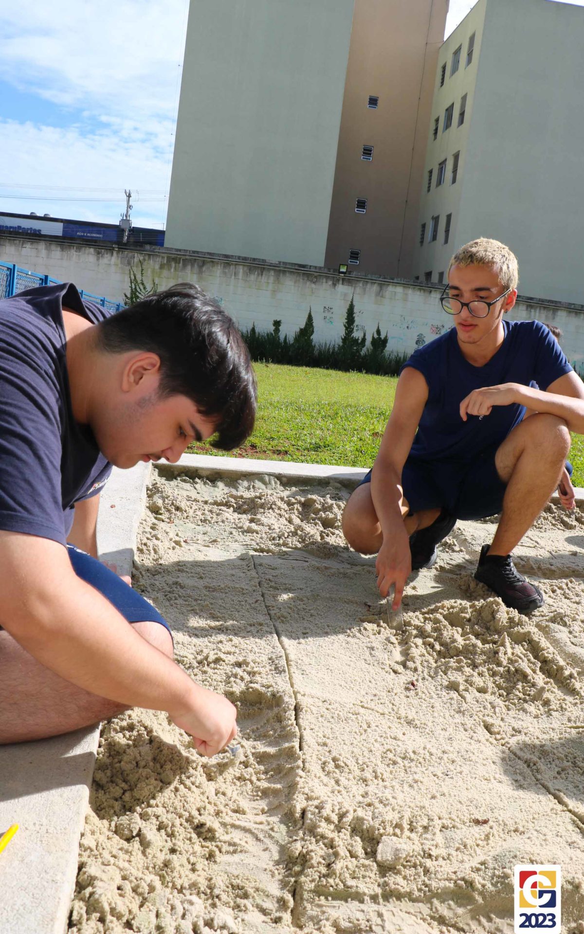 ⛺ Um sítio arqueológico na escola? Atividade estimula pensamento científico